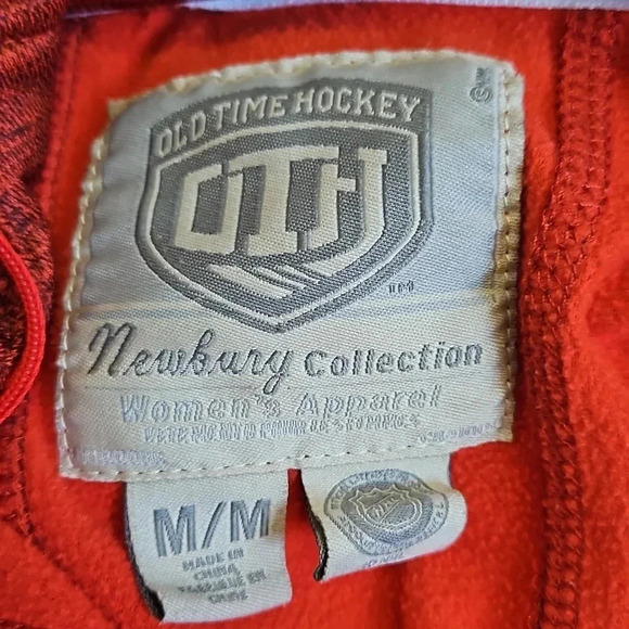 RED WINGS SWEATSHIRT - Picture 6 of 8